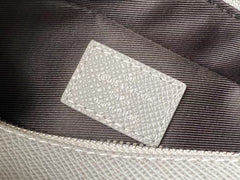 AVENUE MESSENGER 22 IN HARBOR GRAY CALFSKIN