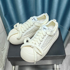 THICK-SOLED SHOES IN WHITE WOVEN WOOL