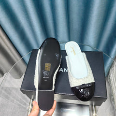 MULE IN WHITE TWEED AND BLACK LAMBSKIN