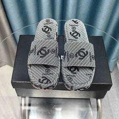 THICK-SOLE SLIPPERS GREY SATIN