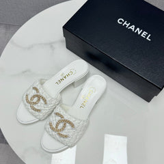 CC HIGH HEEL 25S IN WHITE FABRIC AND CALFSKIN WITH LOGO