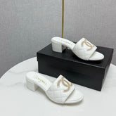 CC HIGH HEEL 25S IN WHITE CALFSKIN WITH LOGO