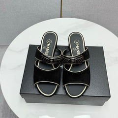 CC DOUBLE-STRAP HEELS 25S IN BLACK SUEDE