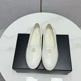 CC LOAFERS 25S IN WHITE CALFSKIN GOLD HARDWARE WITH STONES