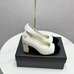 CC HIGH HEEL 25S IN WHITE LAMBSKIN AND BLACK SUEDE WITH PEARL HEEL STYLE 2