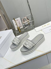 CD DWAY PLATFORM SLIDE IN GRAY AND WHITE COTTON STRIPED SOLE
