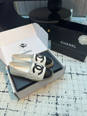 ESPADRILLES LOAFERS IN WHITE LAMBSKIN WITH BLACK LOGO