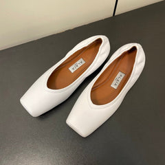 ALAIA BALLET FLATS IN WHITE SMOOTH CALFSKIN