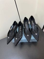 CUT-OUT PUMPS WITH BEAD BUCKLE IN BLACK SATIN