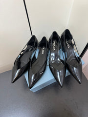 BRUSHED CUT-OUT BALLERINA FLAT IN BLACK CALFSKIN