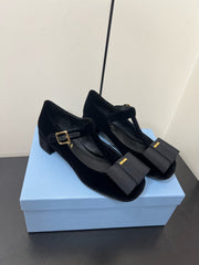 BOW MARY JANE PUMPS WITH T-STRAP IN BLACK VELVET