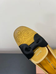 LOAFERS WITH BOW IN DUST YELLOW SUEDE