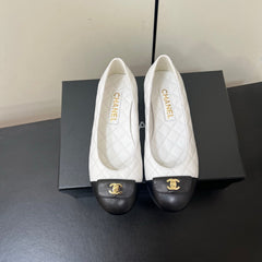 CC BALLET FLAT 25SS IN WHITE MIX BLACK LAMBSKIN WITH GOLD HARDWARE
