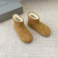 FLAT ANKLE BOOTS IN CIDER BROWN SUEDE AND SHEARLING LINING