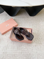 THONG SANDALS IN ESPRESSO LAMBSKIN WITH SILVER BUCKLE