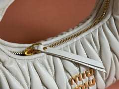 WANDER MATELASSÉ HANDBAG 23 IN WHITE LAMBSKIN