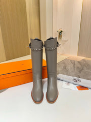 HM 25S KNEE-HIGH FLAT BOOTS IN GREY LAMBSKIN WITH SILVER HARDWARE