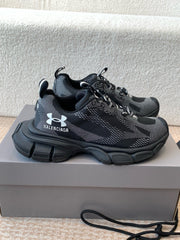UNDER ARMOUR 3XL KNIT SNEAKER IN BLACK AND WHITE POLYESTER