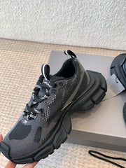 UNDER ARMOUR 3XL KNIT SNEAKER IN BLACK AND WHITE POLYESTER