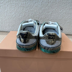 GYMNASIUM SNEAKER IN SILVER FABRIC AND DARK GREEN SNAKE EFFECT CALFSKIN