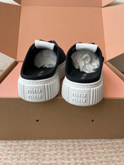 WASH SNEAKER MULES IN BLACK DENIM