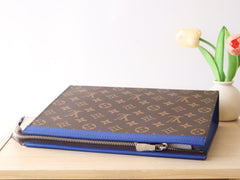 LV 25S POCHETTE VOYAGE 26 IN INDIGO BLUE MONOGRAM MACASSAR COATED CANVAS