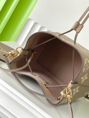 CRAFTY NEONOE 26 IN BROWN AND CREAM BICOLOR EMPREINTE CALFSKIN