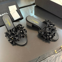 MID HEEL 45 MM MULE IN BLACK VELVET