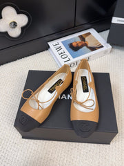 FLAT MARY JANE PUMPS IN DIJON YELLOW LAMBSKIN MIX BLACK FABRIC