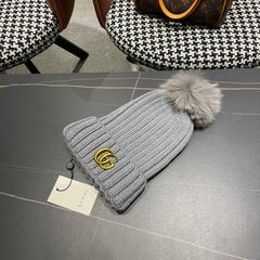 BEANIE HAT IN DOVE GRAY WOOL 403395