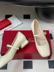 TRÈS VIVIER MARY JANE PUMPS IN CREAM PATENT CALFSKIN