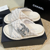 Women's slippers with two crossed straps sheepskins white cream