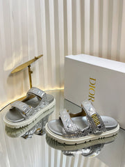 DIORACT SLIDES 25MM IN SILVER PATENT CALFSKIN