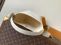 LV 25S ALL IN BB BAG 18 IN CREAM DREAM EMBOSSED TEXTURED CALFSKIN