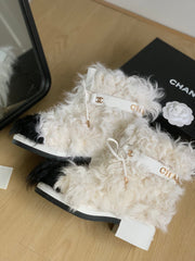 CC ANKLE BOOTS IN WHITE MIX BLACK WOOL FUR