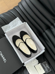CC MARY JANE SHOES IN BLACK LAMBSKIN WITH GOLD HARDWARE