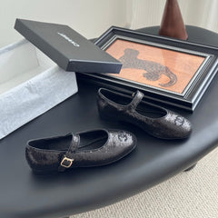 BALLET IN BLACK SEQUINS