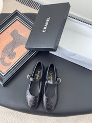 BALLET IN BLACK SEQUINS