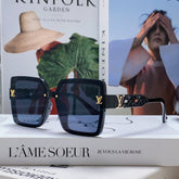 SQUARE SUNGLASS 567456 IN BLACK ACETATE EMBOSSED LOGO