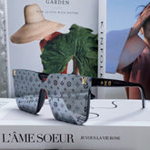 SQUARE SUNGLASS 581366 IN BLACK ACETATE MONOGRAM MASK ON LENS