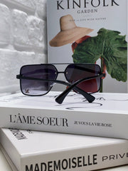 SQUARE SUNGLASSES 570266 IN BLACK METAL LOGO ON LENS