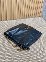 DRAWSTRING CHAIN STRAP SHOULDER BAG 39 IN NAVY BLUE QUILTED CALFSKIN