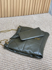 DRAWSTRING CHAIN STRAP SHOULDER BAG 39 IN DARK GREEN QUILTED CALFSKIN