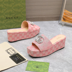 HIGH WEDGE PLATFORM WITH DOUBLE G IN LIGHT PINK CANVAS