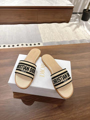 DWAY SLIDES IN BEIGE AND BLACK TECHNICAL FABRIC