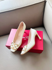 TROMPETTE BALLERINAS PUMPS IN OFF WHITE SHINY CALFSKIN GOLD BUCKLE