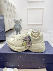GG RHYTON TRAINER WHITE LAMBSKIN WITH PURPLE DINO MOTIF