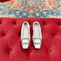 BELLE VIVIER BALLERINAS IN WHITE SHINY LAMBSKIN GOLD PATENT SQUARE BUCKLE