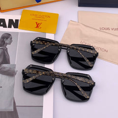 SQUARE SUNGLASSES L30157 IN BLACK ACETATE MONOGRAM LOGO