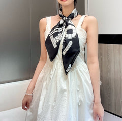 CHANEL 25S SCARF 90 IN SILK 729053